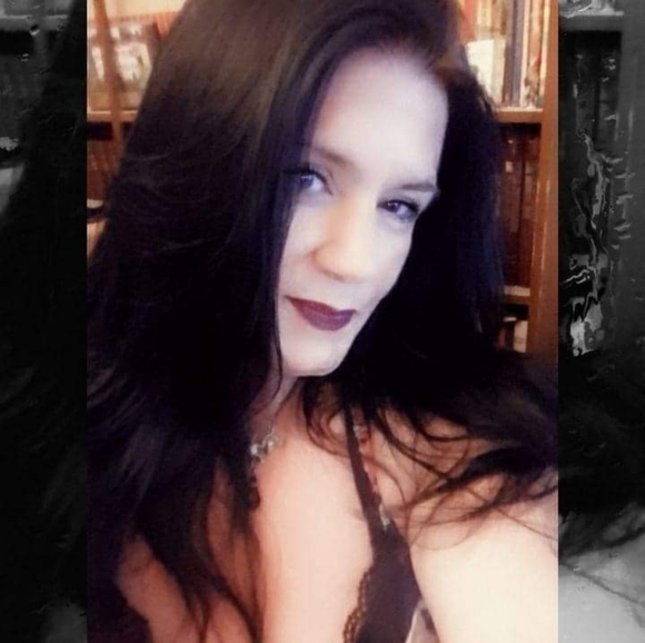 Meet your Posher, Jenny Mae. - Picture 6 of 8